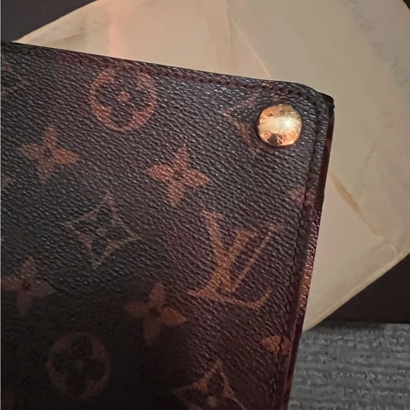 Louis Vuitton iPad case - Picture 14 of 16